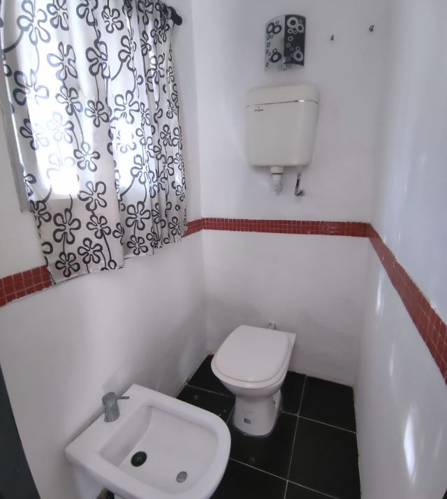 2ba34be0-605b-48e8-805b-b337a26fbd4b.jpg
